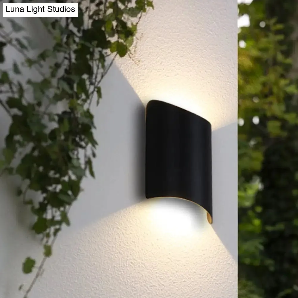 Minimalist 2-Light Black Aluminum Curve Wall Sconce"

Note: It is important to strike a balance between creating an effective SEO-friendly title and providing enough information about the product.